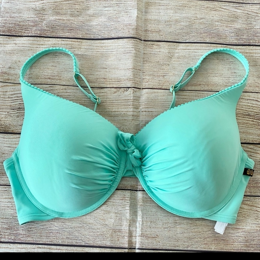 La Vie En Rose bikini top like new Sz: XL D cup